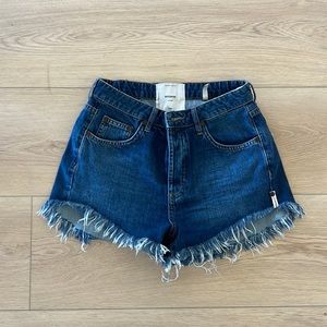 One teaspoon shorts.